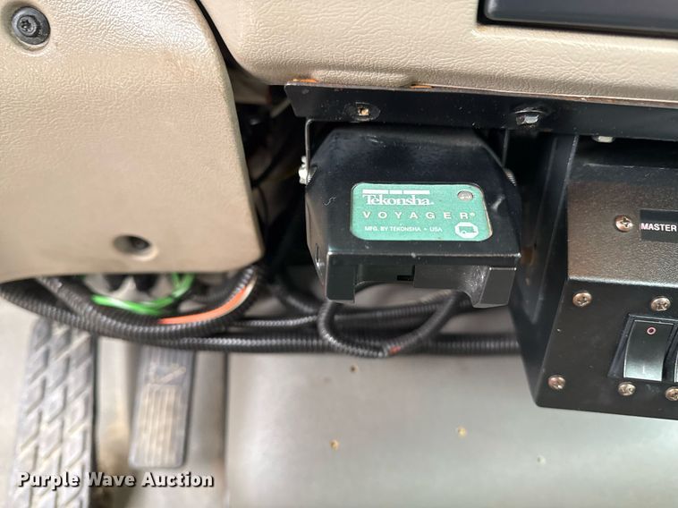 image for item EG2329 2003 Sterling bucket truck