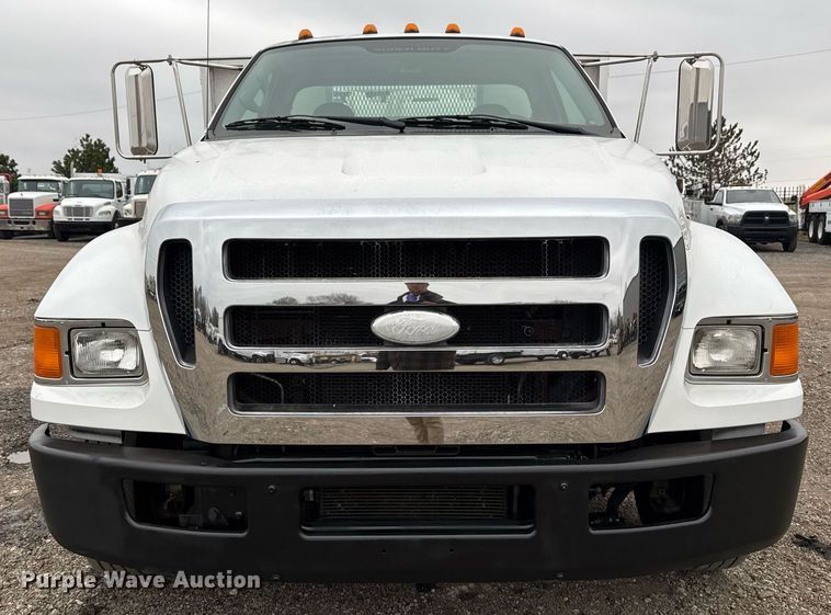 image for item EG2330 2009 Ford F650 Super Duty flatbed truck