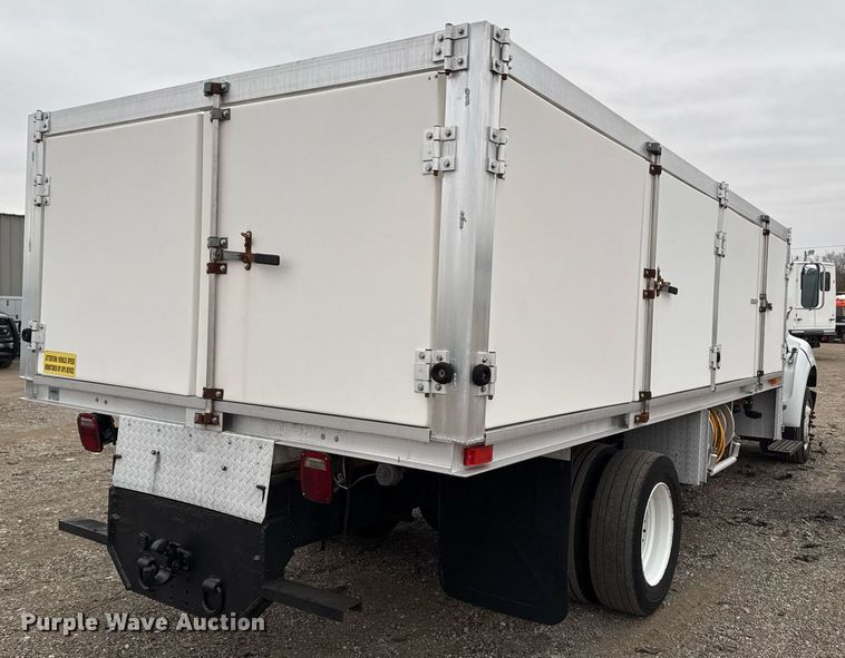 image for item EG2330 2009 Ford F650 Super Duty flatbed truck