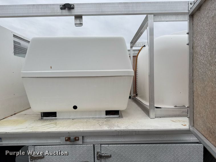 image for item EG2330 2009 Ford F650 Super Duty flatbed truck