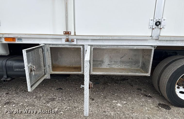 image for item EG2330 2009 Ford F650 Super Duty flatbed truck