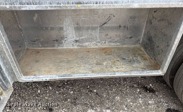 image for item EG2330 2009 Ford F650 Super Duty flatbed truck