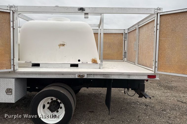 image for item EG2330 2009 Ford F650 Super Duty flatbed truck