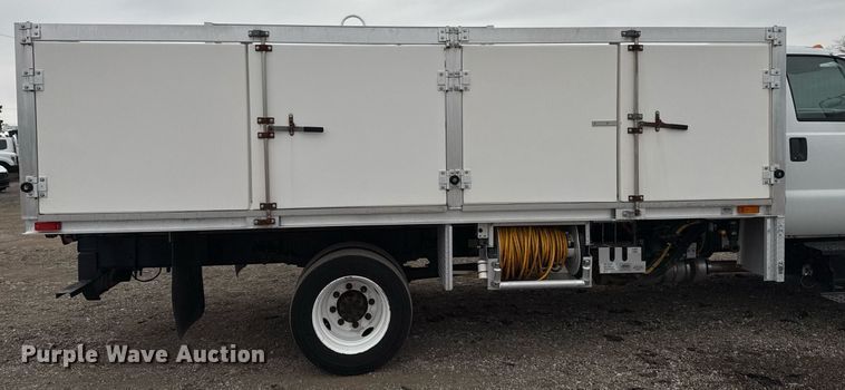 image for item EG2330 2009 Ford F650 Super Duty flatbed truck