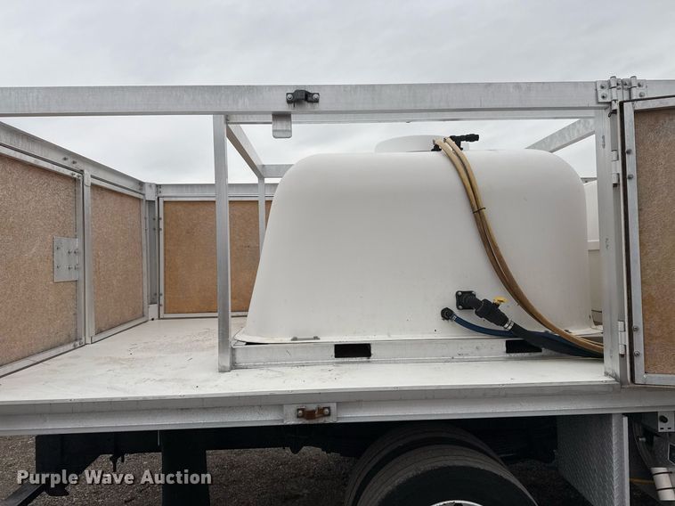 image for item EG2330 2009 Ford F650 Super Duty flatbed truck