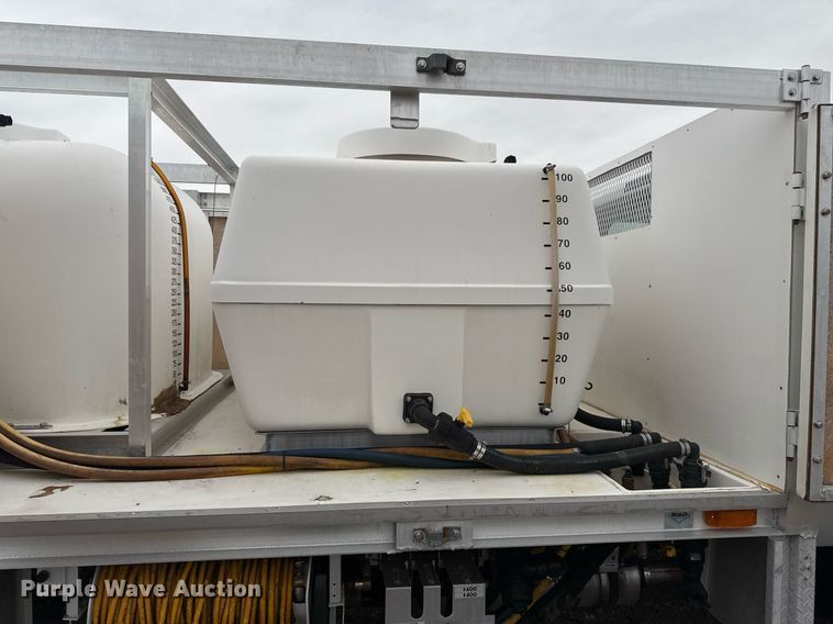 image for item EG2330 2009 Ford F650 Super Duty flatbed truck