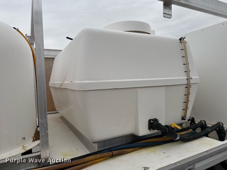 image for item EG2330 2009 Ford F650 Super Duty flatbed truck