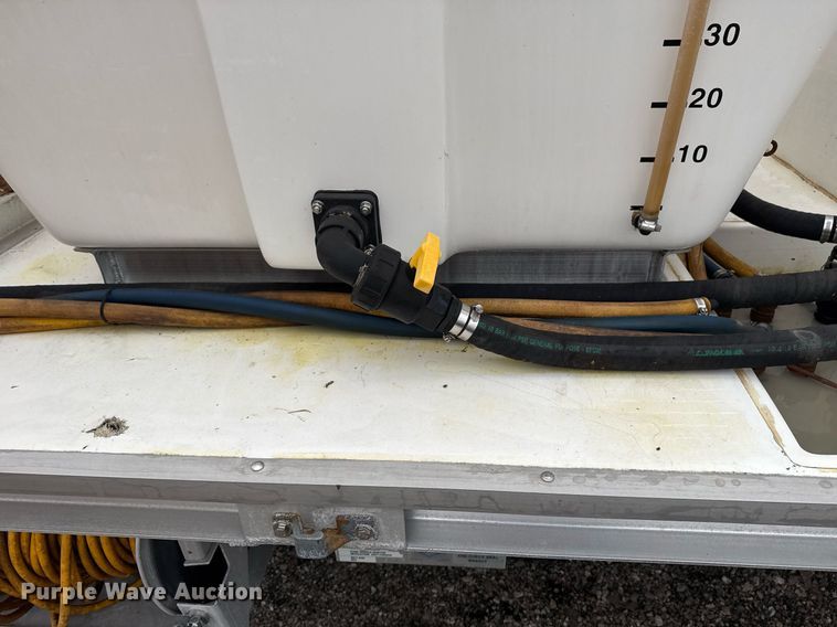 image for item EG2330 2009 Ford F650 Super Duty flatbed truck