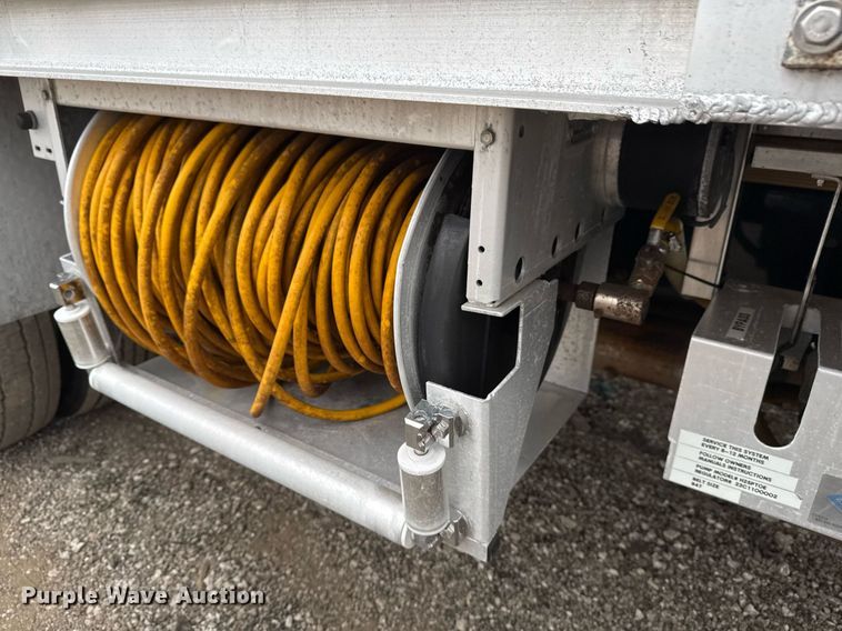 image for item EG2330 2009 Ford F650 Super Duty flatbed truck