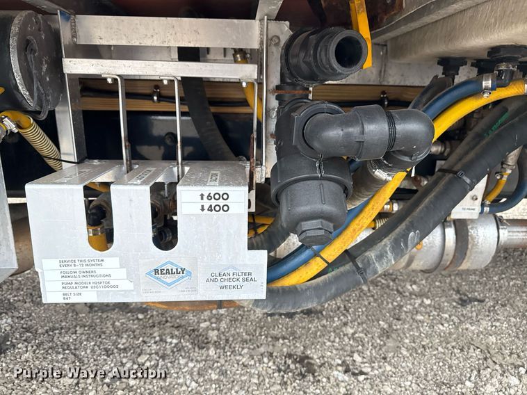 image for item EG2330 2009 Ford F650 Super Duty flatbed truck