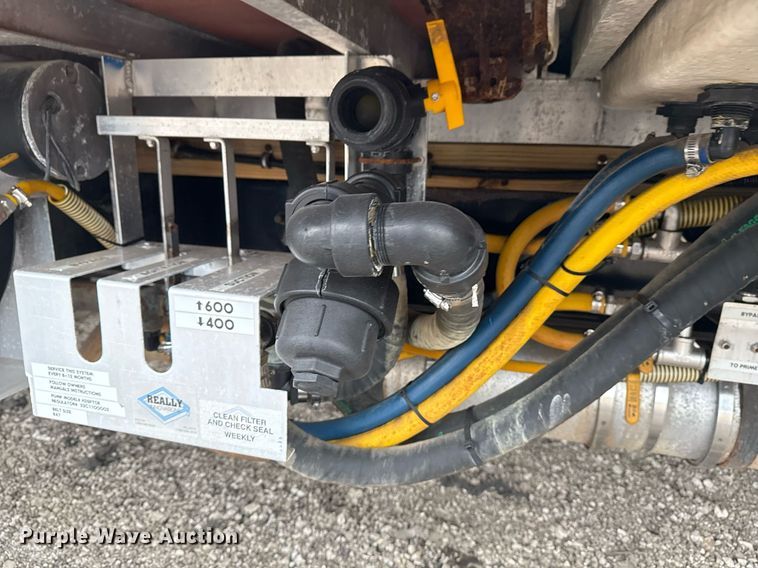 image for item EG2330 2009 Ford F650 Super Duty flatbed truck