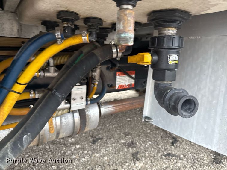 image for item EG2330 2009 Ford F650 Super Duty flatbed truck