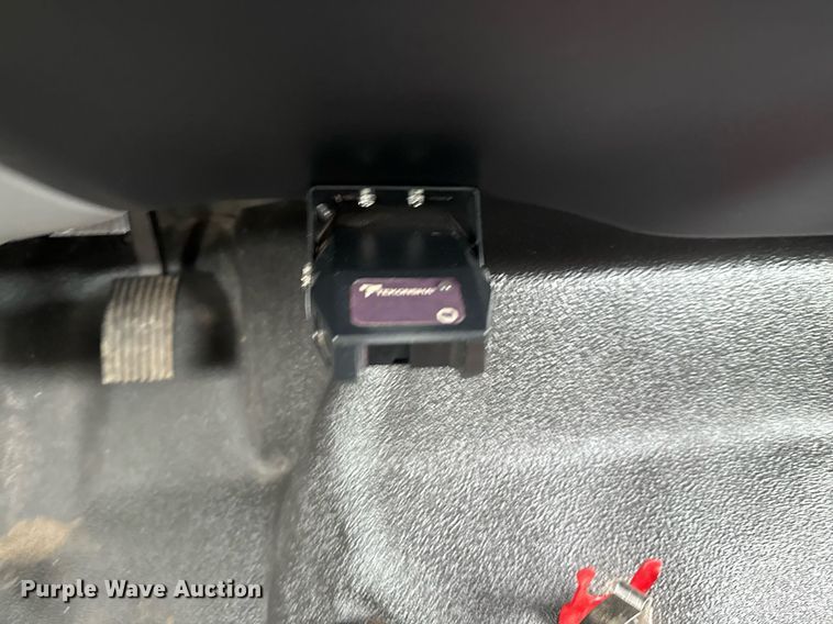 image for item EG2330 2009 Ford F650 Super Duty flatbed truck