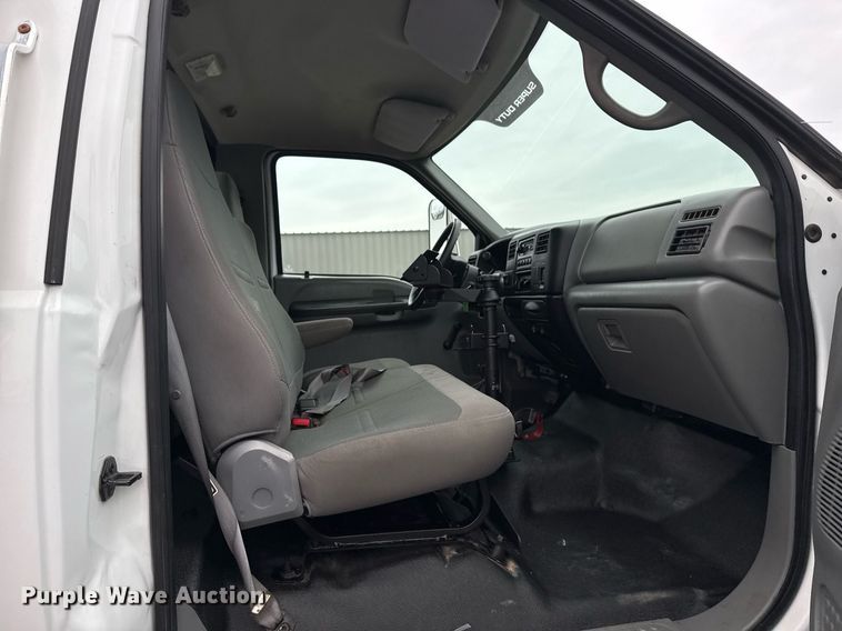 image for item EG2330 2009 Ford F650 Super Duty flatbed truck