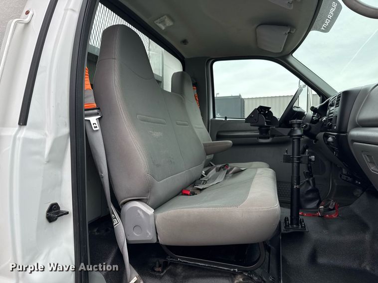 image for item EG2330 2009 Ford F650 Super Duty flatbed truck