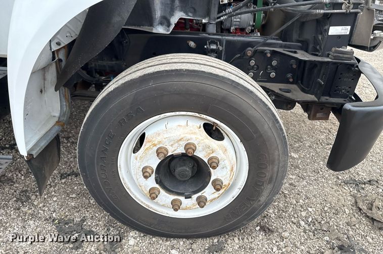 image for item EG2330 2009 Ford F650 Super Duty flatbed truck