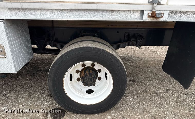 image for item EG2330 2009 Ford F650 Super Duty flatbed truck