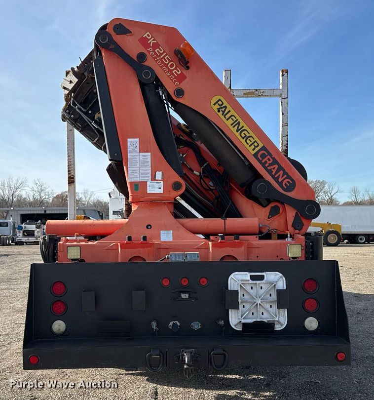 image for item EG2357 2007 Freightliner Business Class M2 crane truck