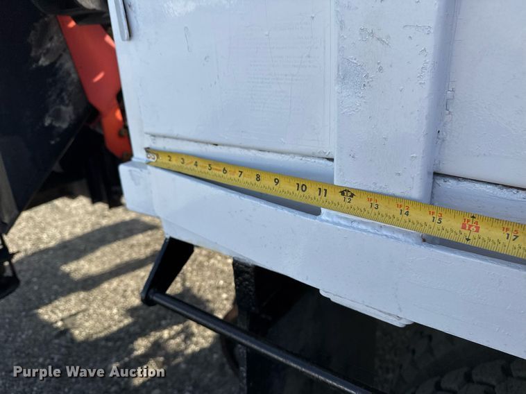 image for item EG2357 2007 Freightliner Business Class M2 crane truck