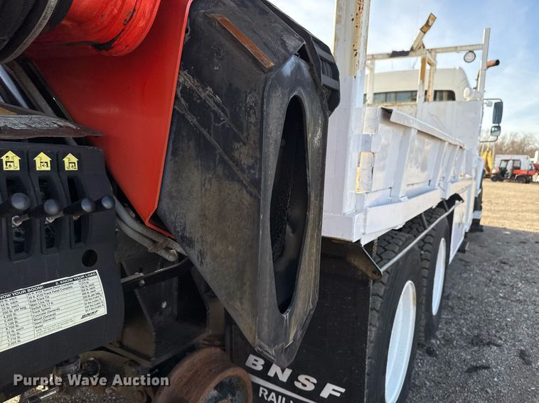 image for item EG2357 2007 Freightliner Business Class M2 crane truck