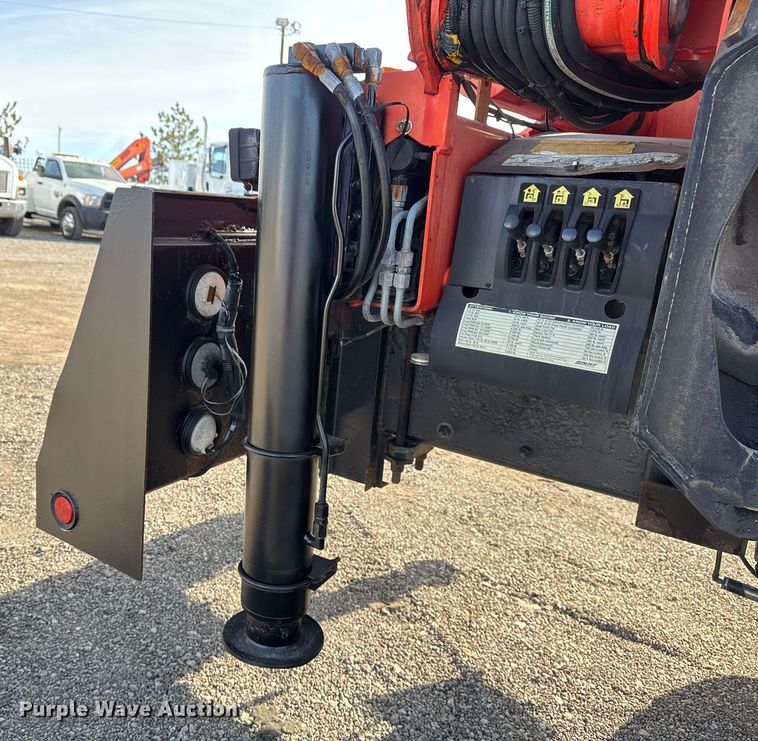 image for item EG2357 2007 Freightliner Business Class M2 crane truck