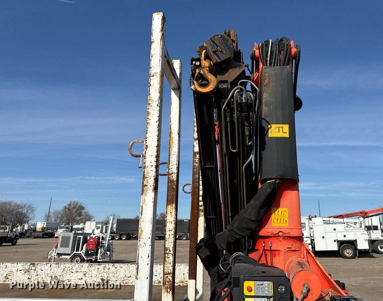 image for item EG2357 2007 Freightliner Business Class M2 crane truck