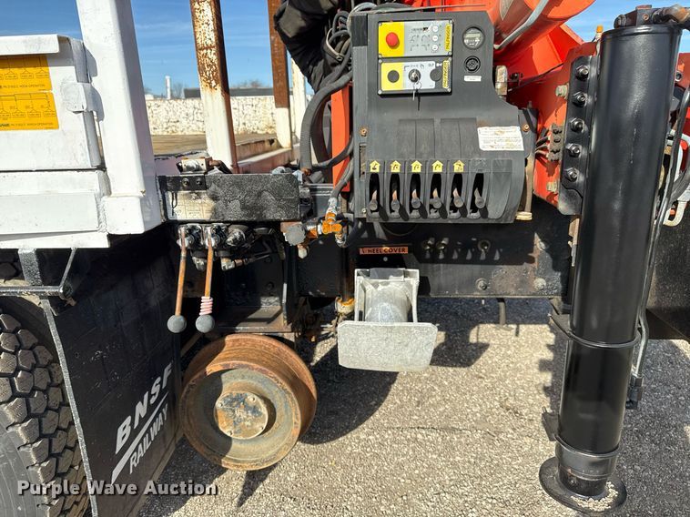 image for item EG2357 2007 Freightliner Business Class M2 crane truck