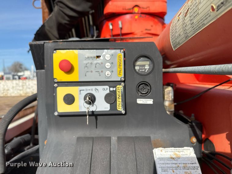 image for item EG2357 2007 Freightliner Business Class M2 crane truck