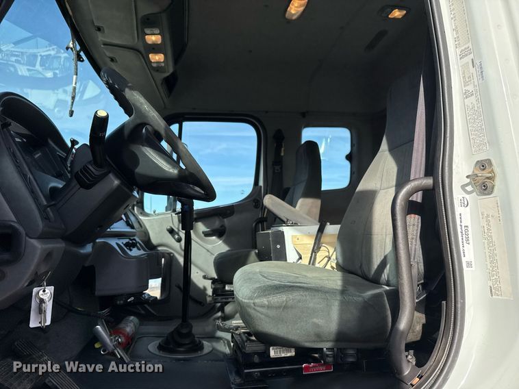 image for item EG2357 2007 Freightliner Business Class M2 crane truck