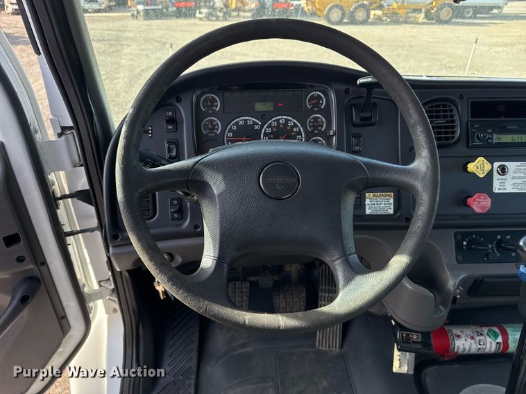 image for item EG2357 2007 Freightliner Business Class M2 crane truck