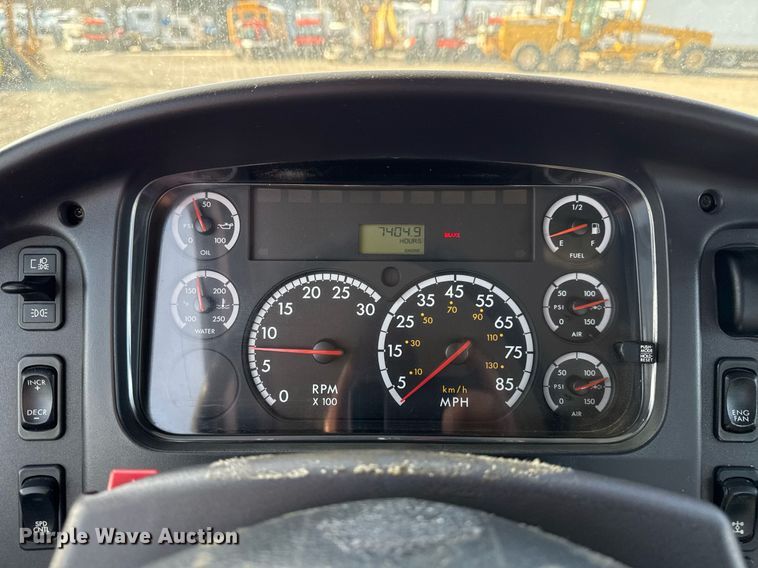 image for item EG2357 2007 Freightliner Business Class M2 crane truck