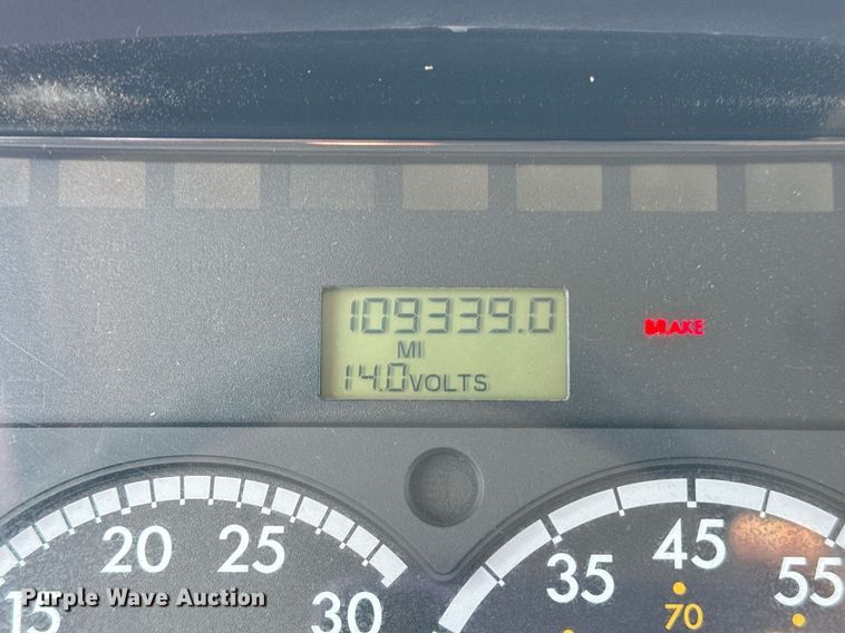 image for item EG2357 2007 Freightliner Business Class M2 crane truck