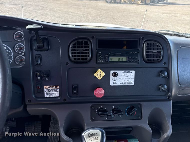 image for item EG2357 2007 Freightliner Business Class M2 crane truck