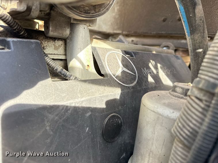 image for item EG2357 2007 Freightliner Business Class M2 crane truck