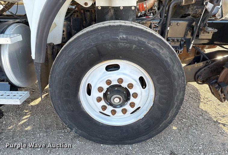 image for item EG2357 2007 Freightliner Business Class M2 crane truck