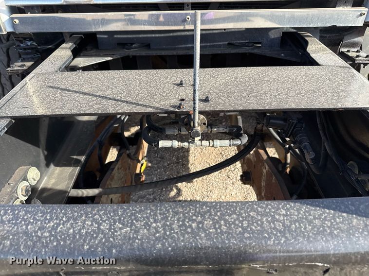 image for item EG2357 2007 Freightliner Business Class M2 crane truck