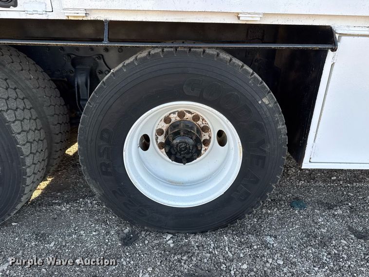 image for item EG2357 2007 Freightliner Business Class M2 crane truck