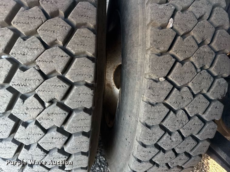 image for item EG2357 2007 Freightliner Business Class M2 crane truck