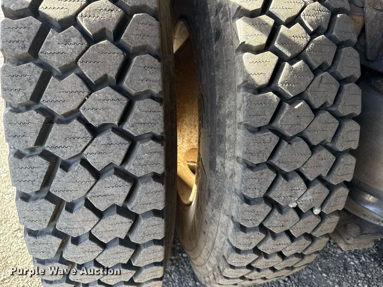 image for item EG2357 2007 Freightliner Business Class M2 crane truck