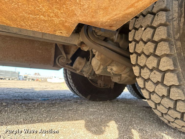 image for item EG2357 2007 Freightliner Business Class M2 crane truck