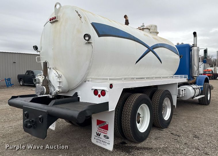 image for item EG2366 2005 Freightliner FLD vacuum truck