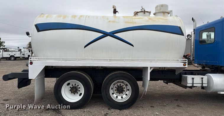 image for item EG2366 2005 Freightliner FLD vacuum truck