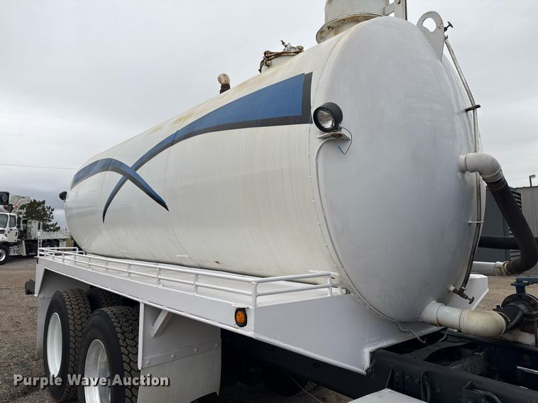 image for item EG2366 2005 Freightliner FLD vacuum truck