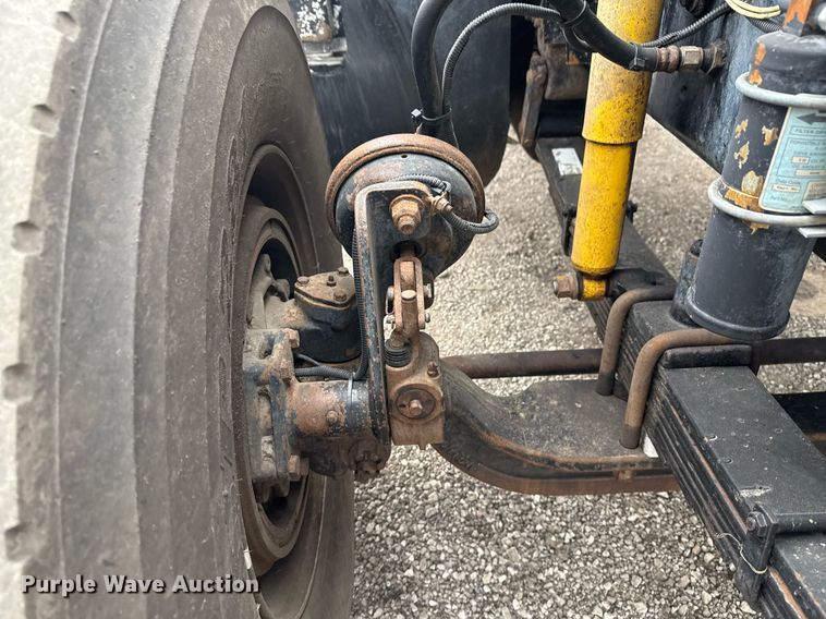 image for item EG2366 2005 Freightliner FLD vacuum truck