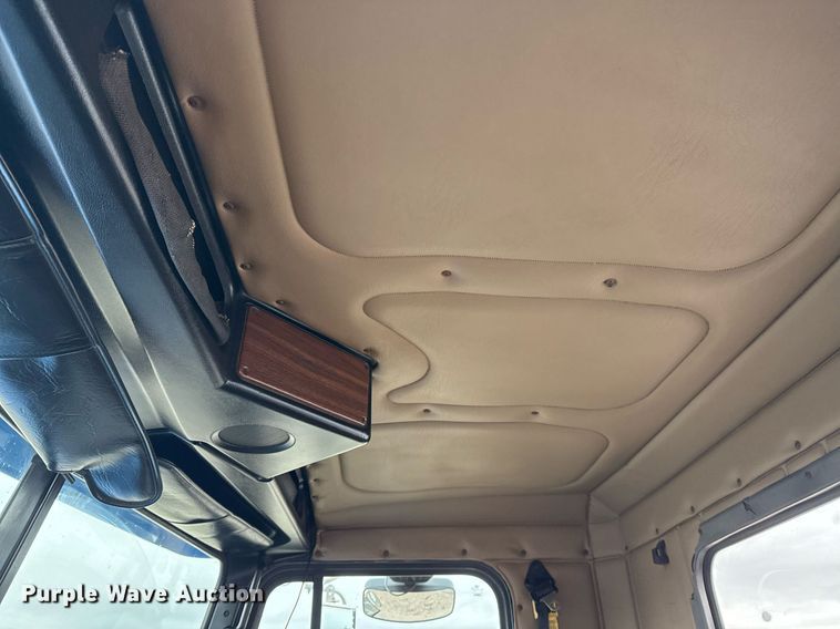 image for item EG2366 2005 Freightliner FLD vacuum truck