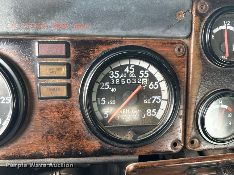 image for item EG2366 2005 Freightliner FLD vacuum truck