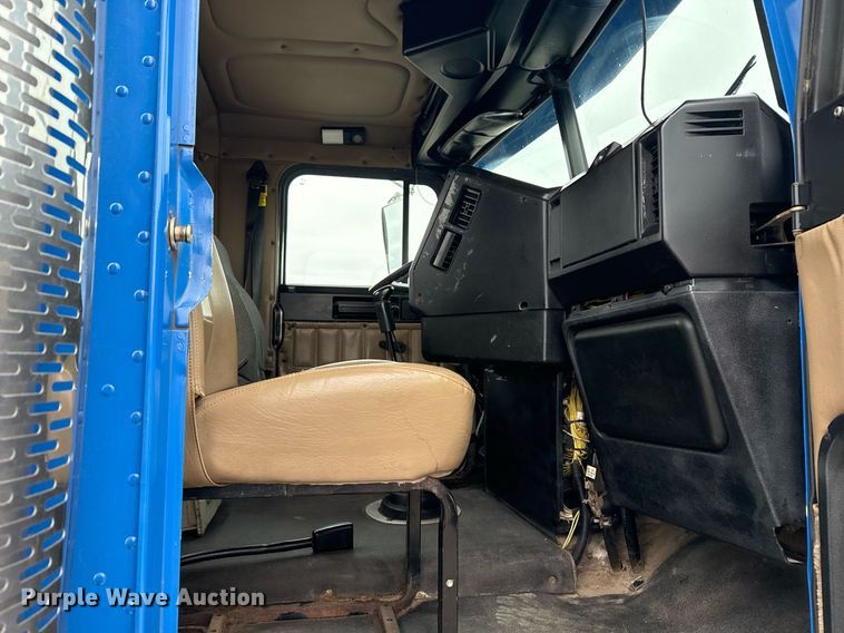 image for item EG2366 2005 Freightliner FLD vacuum truck