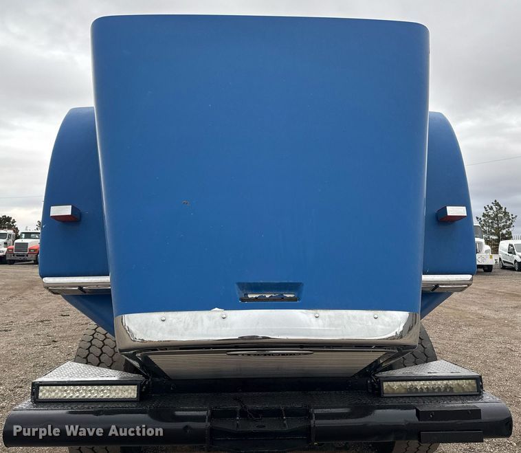 image for item EG2366 2005 Freightliner FLD vacuum truck