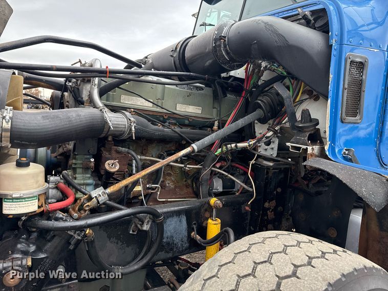 image for item EG2366 2005 Freightliner FLD vacuum truck