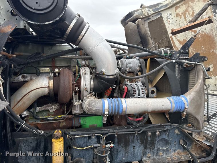 image for item EG2366 2005 Freightliner FLD vacuum truck